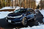 ホンダCR-V。ボディカラーは「ミッドナイトブルービーム・メタリック」。要はダークブルーだ
