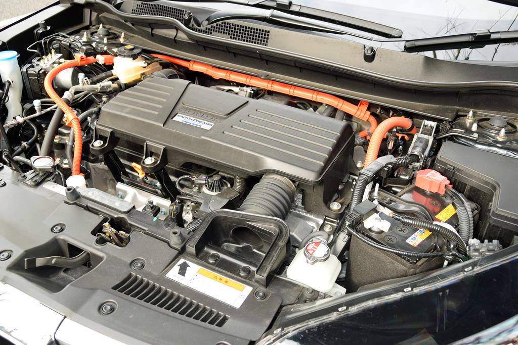 2Lエンジンと2モーターを組み合わせた「SPORT HYBRID i-MMD」を搭載