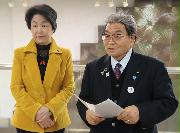 山形県内を視察後、報道陣の質問に応じる北村誠吾地方創生担当相（右）と、山形県の吉村美栄子知事＝１日、山形市（柏崎幸三撮影）