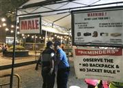 テロ対策のため手荷物が持ち込めなくなったダバオの市場　＝１月１１日（共同）