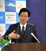 リニア中央新幹線工事に伴う水問題で、川勝平太知事はこの日午前に国土交通省鉄道局長と会談したことを明らかにした＝１３日、静岡県庁（田中万紀撮影）