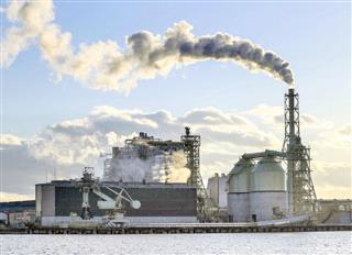 逆風が吹く「石炭火力」、HV車とダブる環境問題への“現実的な解”