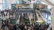 開業した高輪ゲートウェイ駅＝１４日午前、東京都港区（萩原悠久人撮影）
