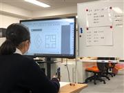 「コグトレ塾」の授業の様子。どの課題もクイズやパズルを解くような感覚で取り組める