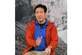 阿蘇火山博物館主任・副ガイドセンター長 豊村 克則学芸員