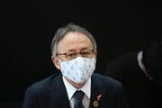 沖縄県内の新たな新型コロナウイルス感染数を発表する玉城デニー知事＝１３日午後、県庁