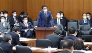 衆院厚生労働委員会で答弁を行う安倍晋三首相＝１７日午後、国会・衆院第１６委員室（春名中撮影）