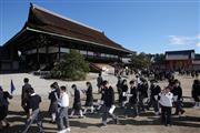京都には毎年、多くの修学旅行生が訪れているが…