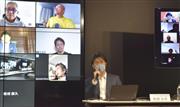 全国の飲食店経営者とビデオ会議を使って記者会見する元参院議員の松田公太氏＝２１日、東京都港区
