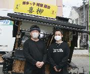 発起人の高野将樹さん（右）と福岡市移動飲食業組合副組合長の迎敬之さん＝２１日、福岡市