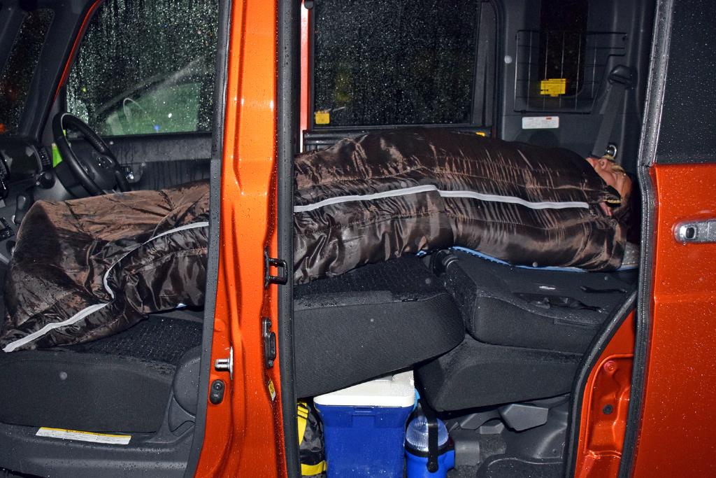 181cmセンチなら足を伸ばして寝ることも可能