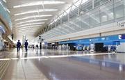閑散とする羽田空港第２ターミナル＝４月２９日