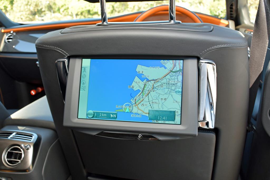 シートバックの9.2inchモニター