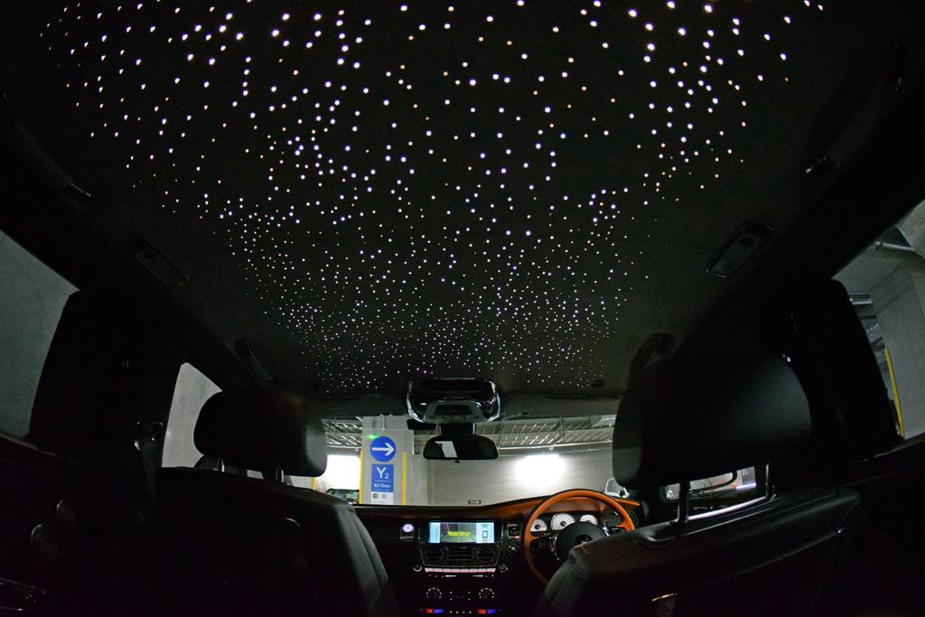 頭上に広がる満天の星空「スターライト・ヘッドライナー」