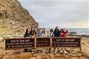 南アフリカのケープタウンでは、一緒に乗務したクルーたちと世界最南西端の喜望峰を訪れました。夜からの10時間フライトの後で、みんな疲労困憊でした。　提供：執筆者