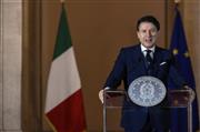 記者会見するイタリアのコンテ首相＝１６日、ローマ（ＡＰ）