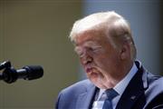 記者会見で新型コロナウイルスへの対応に言及するトランプ米大統領＝５月１５日、ホワイトハウス（AP）