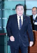 梶山弘志経済産業相＝３月３１日午前、首相官邸（春名中撮影）