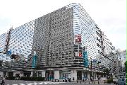 順次営業を再開していく高島屋横浜店＝２５日、横浜市（外崎晃彦撮影）