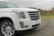 大型SUVのキャデラック・エスカレード