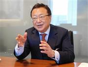 インタビューに応じる日本Ｍ＆Ａセンターの三宅卓社長