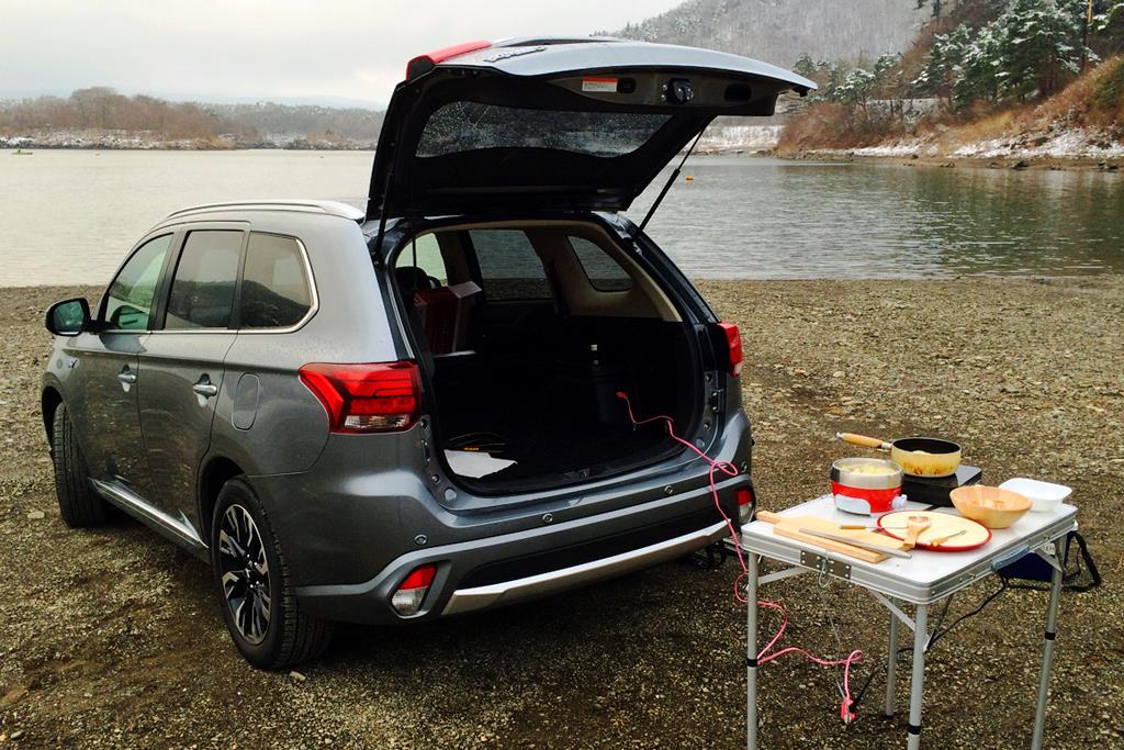 魚料理の次はチーズフォンデュを楽しむ