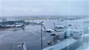 カナダのバンクーバー国際空港のホテル。部屋から見える景色は飛行機好きには堪りません。提供：執筆者