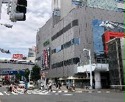 ７年連続で千葉県内の最高路線価地点となった「船橋市本町１丁目　船橋駅前通り」（永田岳彦撮影）