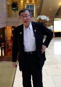 長野県長和町の羽田健一郎町長。４カ月半ぶりに上京した＝７月２日、東京都内