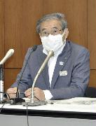 記者会見するＪＲ東日本の深沢祐二社長＝５月１２日午後、東京都内