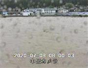 大雨で増水した飛騨川のライブカメラ映像＝８日午前８時、岐阜県下呂市萩原町中呂付近（岐阜県提供）