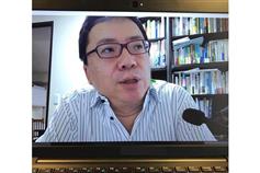 おおうち・しんや＝ＡＩの活用やテレワークなど新しい働き方の拡大に伴う政策課題を研究している。オンラインでインタビューした（坂本英彰撮影）