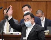 参院経産委員会で答弁する梶山弘志経済産業相（春名中撮影）