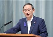 会見に臨む菅義偉官房長官＝１３日、首相官邸（春名中撮影）