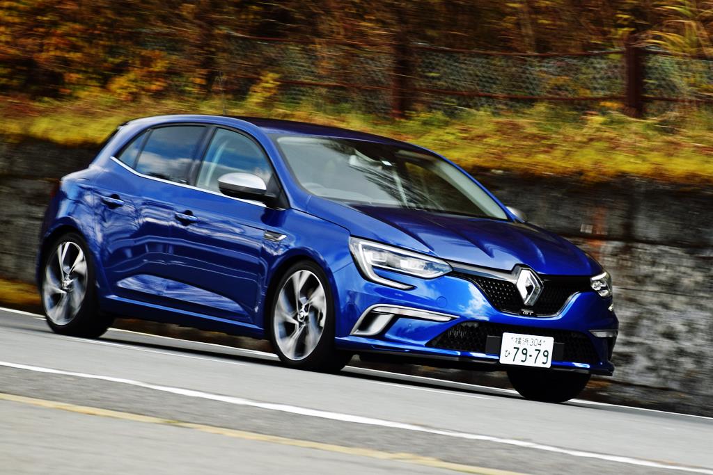 箱根を走るルノーの新型「メガーヌGT」