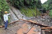 ２５０メートルにわたり土砂が流入し、線路が見えない状態となった「肥薩おれんじ鉄道」の佐敷－海浦区間＝熊本県芦北町