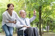 ケアテックベンチャーの成長が見込まれる背景には、介護人材の不足などの課題がある（Getty Images）