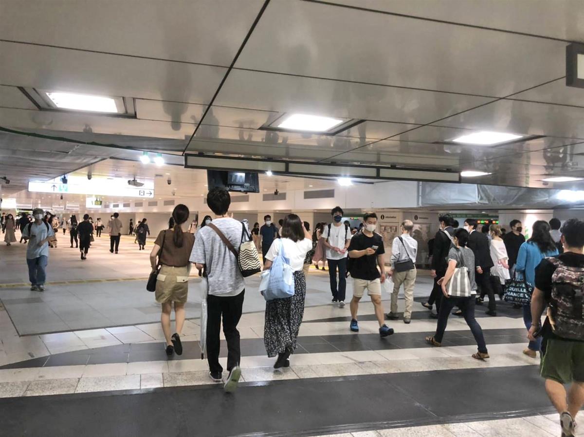 街に悲願の一体感 新宿駅ルポ 東西通路完成の世界一ターミナル Sankeibiz サンケイビズ 自分を磨く経済情報サイト