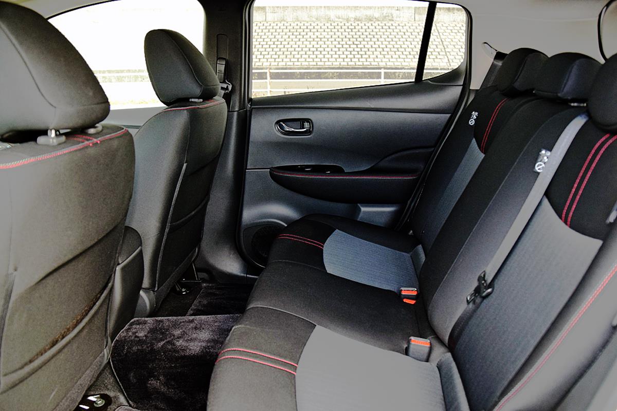 リヤの室内空間はなかなか広い