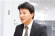 取材に応じるサイバーパテントの高野誠司社長＝東京都千代田区