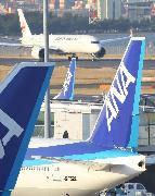 全日空は米ハワイで昨年初開催された音楽イベントを今年は中止する＝羽田空港（萩原悠久人撮影）