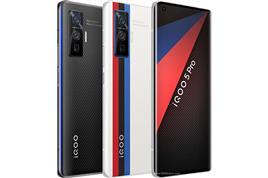 20W急速充電に対応した「iQOO 5 Pro」スマートフォン