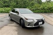 レクサスのミッドサイズセダンES
