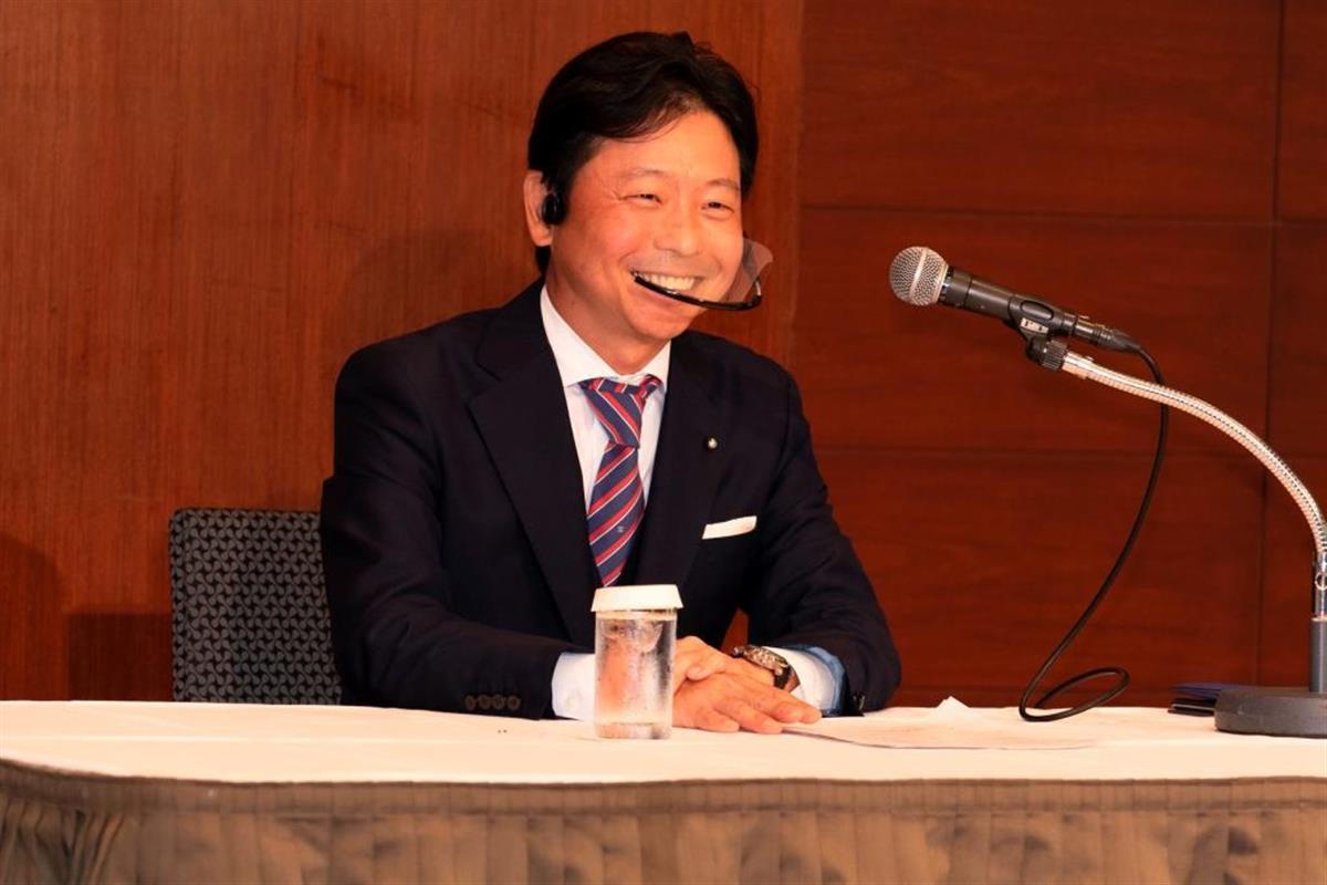 会長に就任した西村拓郎氏。１９６９年生まれ、東京都出身。９１年に日拓グループに入社。２００３年、代表取締役社長に就任した