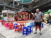 タイで子供たちを中心に情報発信を続けるあっぱれコイズミさん＝バンコク（小堀晋一撮影）