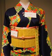 人気ユーチューバー「すなお」さんセレクトの着物×帯が計２万円（本体価格）＝東京都中央区の高島屋日本橋店「リユースきもの魅力再発見フェア」（重松明子撮影）