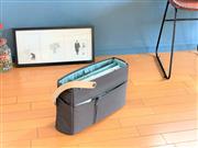 筆者が使用しているのはコクヨのテレワークバッグ、mo・baco・up《税込み8,470円》（SankeiBiz）