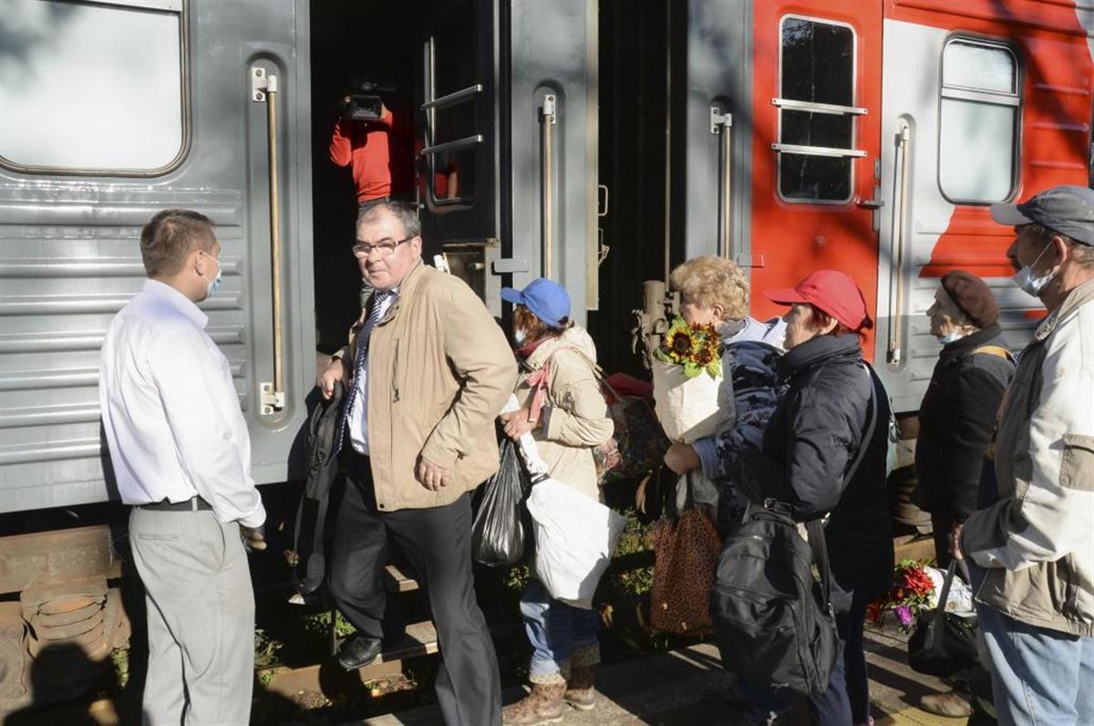 宮沢 銀河鉄道 の線路に幕 サハリン 日本規格から全面改修 Sankeibiz サンケイビズ 自分を磨く経済情報サイト