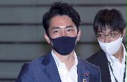 小泉進次郎環境相＝２３日午前、首相官邸（春名中撮影）