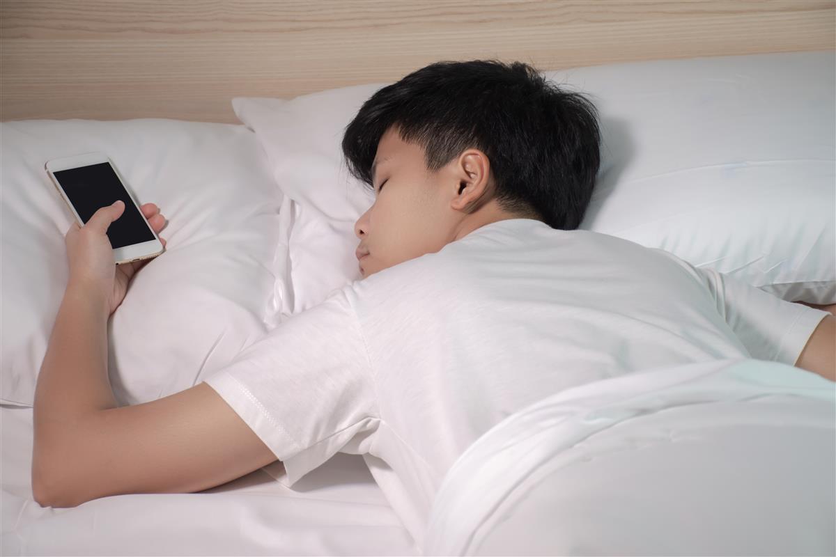 Kddi スマホ依存の予防アプリ開発を目指す 治療へ向け医大と共同研究 Sankeibiz サンケイビズ 自分を磨く経済情報サイト